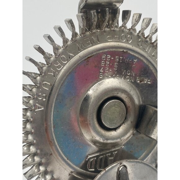 Vintage Ladd Hand Crank Egg Beater With Green Wooden Handles & Stainless Steel B - Picture 2 of 5